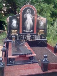 монтаж памятника в Тернополе